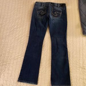 Silver jeans “Tuesday 16 1/2”- Size 31/33